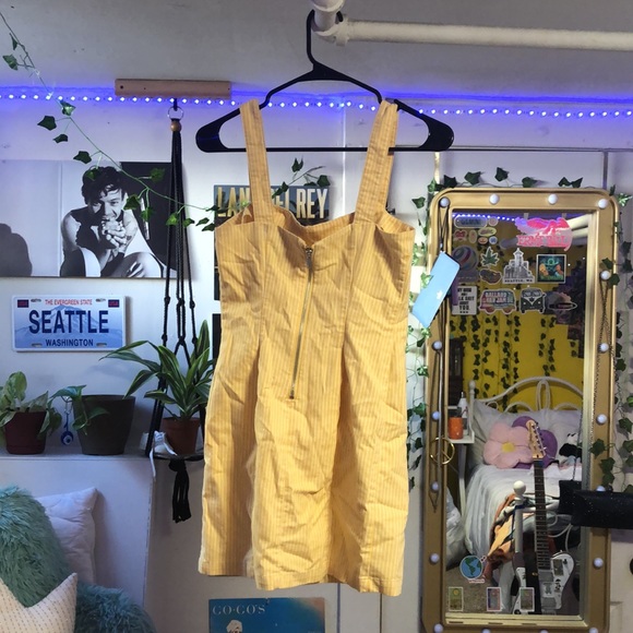 Forever21 size small yellow summer dress - Picture 2 of 3